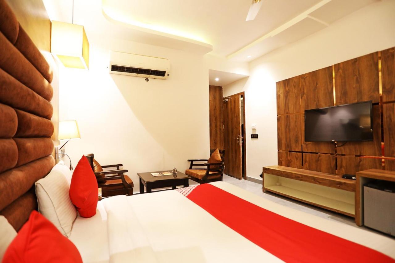 Fabhotel Ronald Inn Faridabad Dış mekan fotoğraf