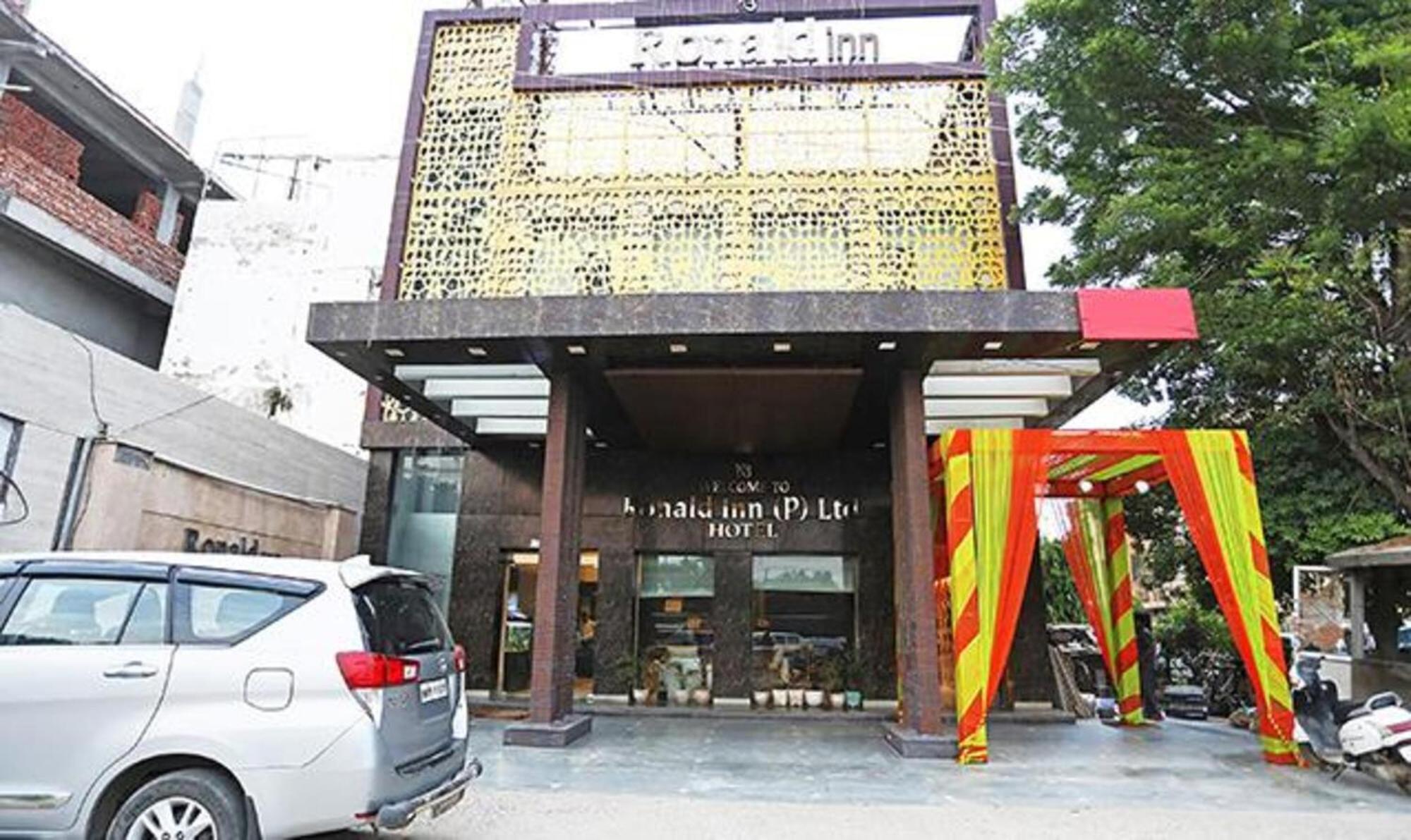 Fabhotel Ronald Inn Faridabad Dış mekan fotoğraf